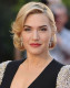 Kate Winslet

Kate Winslet mindig is nyíltan kiállt a botoxszal és az injekciós beavatkozásokkal kapcsolatos álláspontja mellett, amikor pedig A szabadság útjai című filmet forgatta Leonardo DiCaprióval, szerette volna, hogy a homloka természetes módon mozogjon. „Amikor nézem a filmet, annyira izgatott vagyok a homlokom láttán" - mondta a színésznő. - "A szemöldökömnek mozognia kell! Olyan büszke vagyok rá!"