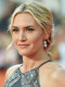 Kate Winslet

A színésznő háromszor ment férjhez, először a Titanic című film forgatása után egy évvel, Tim Threapleton, rendezőasszisztenshez, akivel egy közös kislányuk született. Másodjára Sam Mendes, rendező vette feleségül, akivel egy közös kifiúval büszkélkedhetnek, harmadjára pedig 2012-ben sétált az oltárhoz, Edward Abel Smith-hez, akivel szintén egy közös kisfiuk született.