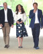 "Kate felvette a kapcsolatot Harryvel, hogy elmondja neki, hogy tartson ki és ne aggódjon túlságosan az átmeneti nehézségek miatt. Harry kapcsolata Katalinnal megmaradt, és Harrynek borzasztó sokat jelent, hogy továbbra is támogatja, különösen az ilyen nehéz időkben, amikor a dolgok rosszra fordulnak. Katalin nagyon sajnálja a sógorát. Nagyon nehéz végignézni, ami történik vele, és ez nagyon megviseli a szívét" - tette hozzá az informátor, aki szerint Vilmos "nagyon világossá tette, hogy még nem áll készen arra, hogy leüljön Harryvel".