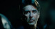 A csavaros történet, a rétegzett, kellően árnyaltan bemutatott karakterek és a realisztikus akciójelenetek mellett a szereposztás a mű legnagyobb erőssége. Pacino és De Niro oldalán olyan sztárok teszik tiszteletüket a filmben, mint Ashley Judd, Jon Voight, Val Kilmer, Natalie Portman, Danny Trejo vagy a 24 című emblematikus thrillersorozat Palmer elnöke, Dennis Haysbert.
