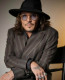 A Blikknek egy névtelen, a stábhoz közel álló forrás úgy fogalmazott, "időnként nagy a káosz a forgatáson. Lehet, hogy Johnny Depp nagyon tehetséges és kreatív ember, egy valódi vízióval megáldott világsztár, de az elmúlt évek történései a jelek szerint nagyon megviselték, mert néha úgy tűnik, mintha nem lenne a helyzet magaslatán (...) talán többet bulizik, mint kellene."