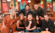 James Burrows elmondása szerint Helen Baxendale, aki Emily karakterét formálta meg, "kedves, de neme vicces". Azt is elmondta, hogy nehéz volt vele együtt dolgozni, ugyanis a többi színész sem tudott hozzá kapcsolódni, Burrows szerint ez olyan, mintha az ember egy kézzel próbálna tapsolni.