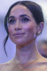 "Meghan esetében a kereszt az egység és a béke szimbólumának is tekinthető: tükrözi a humanitárius erőfeszítések, valamint a kultúrák közötti megértés elősegítése iránti elkötelezettségét" - állítja James, aki szerint a hercegné a kereszt erőteljes szimbólumát használta, hogy üzenetet küldjön a királyi családnak.
 