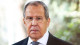 Lavrov a pénteki moszkvai tájékoztatón reagált az ukrajnai humanitárius helyzetre, egyebek között arra a vádra, hogy Ukrajnából akaratuk ellenére gyerekeket szállítottak Oroszországba. A miniszter szerint az orosz fél biztonságos területekre evakuált gyerekeket a konfliktusövezetből, közülük pedig csak mintegy háromszázat helyezetek el oroszországi családoknál, ám ez, mint mondta, ideiglenes gyámság, nem pedig örökbefogadás keretében történt. "Ezt a formát kifejezetten arra való tekintettel választottuk, hogy a szülők megjelenhetnek, és természetesen a szülőknek minden lehetőségük meglesz arra, hogy elvigyék a gyermekeiket, ha ebben érdekeltek" - mondta Leszögezte, hogy Moszkva kész minden vonatkozó információt a nemzetközi szervezetek rendelkezésére bocsátani. Kifogásolta, hogy ez nem tükröződik az ENSZ titkárságának Moszkvát elmarasztaló dokumentumaiban. Aggodalmának adott hangot amiatt, hogy a Nyugat, mint mondta, "kitartóan és szemérmetlenül maga alá gyűri az ENSZ titkárságát". Elmondta, hogy Oroszország 2022 februárja óta több mint ötmillió ukrajnai lakost fogadott be, akik közül több mint 700 ezer a gyerek, akiknek túlnyomó többsége szüleivel vagy más rokonokkal érkezett. Közölte, hogy mindössze kétezer gyereket szállítottak el a donyecki és a luhanszki régió árvaházaiból, amelyeket a személyzetükkel, és a pedagógusokkal együtt evakuáltak. Ők Lavrov szerint az árvaházi rendszeren belül maradtak.