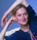 Meryl Streep 1977-ben állt először a kamerák elé a Júlia című filmben, és már egy év múlva Oscar-díjra jelölték a Szarvasvadászért. A szakmai sikereket azonban magánéleti tragédia követte: 1978-ban meghalt férje, ő pedig bánatában a munkába menekült.