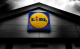 A Lidl borszakértő nagykövete Piskor Fanni lett, akivel az elmúlt hónapokban már találkozhattak az áruházlánc vásárlói. A szakember szőlész-borász mérnökként több mint 10 éve foglalkozik borokkal amellett, hogy a Pécsi Tudományegyetem és a Borkollégium oktatója is.