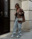 Egy oversize blézerrel kombinálva elegánsabbá teheted az outfitedet. 