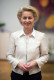 A The Daily Telegraph forrásai szerint Ursula von der Leyen NATO-főtitkári kinevezését valószínűleg támogatná Emmanuel Macron francia elnök is, aki - az amerikai kormányhoz hasonlóan - ellenezte a tisztségre korábban esélyesnek tartott Ben Wallace brit védelmi miniszter jelölését.