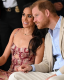 Tom Quinn királyi szakértő azonban úgy gondolja, Károlynak, de legfőképp Vilmosnak nagyon nincs ínyére az, hogy Harry és Meghan a brit királyi család nevében utazott Kolumbiába, hiszen ők már hivatalosan nem a família tagjai, így nem is képviselhetnék azt semmilyen országban.
 
