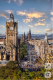 1. Edinburgh, Skócia – A képzeletet felülmúló, drámai győztes - A Time Out felmérésének abszolút és meglepő győztese Edinburgh lett, amelyet a helyiek és a látogatók egyaránt Európa legszebb városának választottak. A skót főváros látványa egészen drámai és meseszerű: a kialudt vulkáni sziklán trónoló, monumentális edinburgh-i vár uralja a horizontot, miközben alatta a gótikus, sötét tónusú óváros és a György-korabeli újváros kontrasztja lenyűgöző vizuális élményt nyújt. A zöldellő dombok, a titokzatos, szűk sikátorok és a skót kultúra misztikus atmoszférája miatt Edinburgh jelenleg a legfelkapottabb és legszebb úti cél.