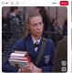 Liza Weil eredetileg Rory Gilmore szerepére jelentkezett a válogatáson. Bár végül nem ő kapta a karaktert, annyira lenyűgözte a casting igazgatókat, hogy kifejezetten neki írta egy új karaktert, Paris Gellart. Liza visszaemlékezve elmondta, hogy a fiatalabb énjét kezdetben megijesztette a gondolat, hogy rögtön egy ilyen merész és versengő karaktert szánnak neki. „Nem tudtam elképzelni, hogy azt gondolták, képes lennék erre! De most már nagyon megtisztelőnek érzem, és igazán örülök neki” – tette hozzá. 