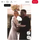 Igazából szerelem

A klasszikus karácsonyi film esküvői nyitójelenete majdnem egészen másként nézett ki. Joanna Johnston jelmeztervező a Grazia magazinnak árulta el, hogy a rendező, Richard Curtis eredetileg egy merészebb, feltűnőbb ruhát képzelt el Keira Knightley karakterének az oltárhoz vonuláshoz. „Curtis azt szerette volna, hogy a menyasszony szexis legyen még az esküvő alatt is, ezért egy olyan szettet képzelt el neki, ami már a buli jelenethez is passzol, például egy hasat villantó felsőt” – mesélte Johnston.

Szerencsére Joanna javaslatára egy visszafogottabb, elegánsabb megoldás került a filmbe: „Azt mondtam neki, nem illik, hogy a menyasszony hasat villantson a templomban. Végül egy könnyed, áttetsző, többrétegű ruhát terveztem, finom virágmotívumokkal, ami egyszerre légies és elegáns.”