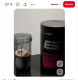 A trend nem véletlenül kapott nagy figyelmet. A „#preworkout” címkével ellátott legnépszerűbb videók százmilliós nagyságrendű kedvelést gyűjtöttek össze, és jelentős részük a száraz porfogyasztást mutatja be. A probléma az, hogy a tartalmak többsége nem az előírás szerinti használatot népszerűsíti. Előfordul, hogy a port energiaitallal vagy akár alkohollal keverik, ami tovább növeli a kockázatot. A fiatal nézők számára ezek a videók látványos, „menő” kihívásként jelennek meg, miközben a lehetséges következményekről alig esik szó.