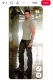 Hugh Jackman

Az X-men sztárja 188 cm-es magasságával majdnem elesett a Wolverine szerepétől – a képregényhős ugyanis a történetek szerint jóval alacsonyabb nála. A színész elárulta a CNN-nek, hogy az első X-Men film forgatásán külön trükköket vetettek be annak érdekében, hogy kisebbnek tűnjön a vásznon: „A forgatásokon soha nem volt rajtam cipő, míg mindenki más viselt, kivéve a gyerekeket – az volt a szabály, hogy minden felnőtt színésznek magasabbnak kellett tűnnie nálam.” Hugh hozzátette, hogy gyakran kellett görnyednie vagy guggolnia a jelenetek alatt, míg a kollégái deszkákon és dobozokon álltak körülötte. „Rengeteg energiát fektettek bele, hogy alacsonyabbnak tűnjek. Egy idő után viszont egyszerűen feladták” – mesélte nevetve.