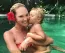 Candice kisfiával.
Candice kisfiával.
