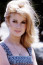 Catherine Deneuve&nbsp;eredetileg&nbsp;Catherine Fabienne Dorléac&nbsp;néven született, színész családból származott, ezért választotta magának végül az anyja&nbsp;vezetéknevét művésznevének.
