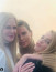 Charlize Theron vicces kedvében volt, ugyanis bejelentette, kapcsolatban van ezzel a két nővel.
Charlize Theron vicces kedvében volt, ugyanis bejelentette, kapcsolatban van ezzel a két nővel. 