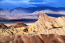A természeti szépségekben páratlanul gazdag terület egyik legnépszerűbb helye a Zabriskie Point, amelyet a különleges formái miatt lett igazán híres.