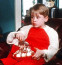 Macaluay Culkin számára óriási népszerűséget hozott a Reszkessetek, betörők! első, 1990-ben készült epizódja. Talán kevesen tudják, de a kisfiú még Golden Globe-jelölést is kapott parádés alakításáért.
Macaluay Culkin számára óriási népszerűséget hozott a Reszkessetek, betörők! első, 1990-ben készült epizódja. Talán kevesen tudják, de a kisfiú még Golden Globe-jelölést is kapott parádés alakításáért.