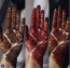 Henna az esküvő előtt
A muszlim országokban az iszlám hagyományoknak megfelelően a menyasszonyt két nappal az esküvő előtt kezelésbe veszik a család női tagjai: ilyenkor hennával különböző mintákat festenek a nő lábára és karjára. Ez a termékenység és szerencse bevonzása miatt történik, persze a tetoválások csak átmenetiek és az esküvő után pár nappal már le is kopnak.
Henna az esküvő előtt
A muszlim országokban az iszlám hagyományoknak megfelelően a menyasszonyt két nappal az esküvő előtt kezelésbe veszik a család női tagjai: ilyenkor hennával különböző mintákat festenek a nő lábára és karjára. Ez a termékenység és szerencse bevonzása miatt történik, persze a tetoválások csak átmenetiek és az esküvő után pár nappal már le is kopnak.