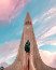 A Hallgrímskirkját 38 évig építették, és bár a tervek már 1937-ben elkészültek, a munkálatok csak 1948-ban kezdődtek, a feltűnő torony pedig sokkal előbb elkészült, mint maga a templom.
A Hallgrímskirkját 38 évig építették, és bár a tervek már 1937-ben elkészültek, a munkálatok csak 1948-ban kezdődtek, a feltűnő torony pedig sokkal előbb elkészült, mint maga a templom.