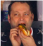 Vince Vaughn "kétpofára" tömi a hot-dogot Vince Vaughn "kétpofára" tömi a hot-dogot