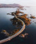 Atlantic Ocean Road, Norvégia
Ezt az utat világ egyik legvonzóbb és legizgalmasabb útjaként tartják számon, ami nem véletlen, hiszen a hátteret az Atlanti-óceán festői környezete adja, az autóút pedig az Averoy szigetet köti össze a szárazfölddel. Utunk során 8 kisebb szigeten is át kell halandunk, a kaland pedig minden egyes utazáskor más és más, attól függően, hogy éppen mit tartogat az óceán.
Atlantic Ocean Road, Norvégia
Ezt az utat világ egyik legvonzóbb és legizgalmasabb útjaként tartják számon, ami nem véletlen, hiszen a hátteret az Atlanti-óceán festői környezete adja, az autóút pedig az Averoy szigetet köti össze a szárazfölddel. Utunk során 8 kisebb szigeten is át kell halandunk, a kaland pedig minden egyes utazáskor más és más, attól függően, hogy éppen mit tartogat az óceán.