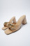 LEATHER BLOCK HEEL MULES WITH CHAIN (Zara, 15 995 HUF)
LEATHER BLOCK HEEL MULES WITH CHAIN (Zara, 15 995 HUF)
