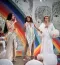 1975-ben a Cher Show-n Cherrel és Kate Smith-szel is összeöltözött a legendás énekesnő.
1975-ben a Cher Show-n Cherrel és Kate Smith-szel is összeöltözött a legendás énekesnő. 
