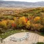 4. Bains de Dorres, Franciaország
Már a római korban is ismerték ezt a természetes, kénnel dúsított termálforrást, ami 1450 méteres magasságban helyezkedik el a Pireneusokban, egy kőhajtásnyira a sapnyol határtól. Nemcsak a kilátás tökéletes, de a víz hőmérséklete is kellemes: 37-40 fokos vízben áztathatják magukat a fürdőzők.
4. Bains de Dorres, Franciaország
Már a római korban is ismerték ezt a természetes, kénnel dúsított termálforrást, ami 1450 méteres magasságban helyezkedik el a Pireneusokban, egy kőhajtásnyira a sapnyol határtól. Nemcsak a kilátás tökéletes, de a víz hőmérséklete is kellemes: 37-40 fokos vízben áztathatják magukat a fürdőzők.
