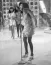 1970-ben az Ed Sullivan Show-n egy strasszokkal díszített rojtos ruhában lépett fel.
1970-ben az Ed Sullivan Show-n egy strasszokkal díszített rojtos ruhában lépett fel. 