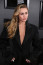 Miley Cyrus&nbsp;megragadta a pillanatot, és egy Instagram posztban&nbsp;fejezte ki háláját. Bár mindenki jól ismeri a fékezhetetlen természetét, extravagáns stílusától eltérően olykor&nbsp;egy egyszerűbb (de annál szexibb) szettet&nbsp;választ.
