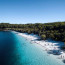 Fraser Island, Ausztrália

A kontinens híres veszélyes élőlényeiről, hiszen póktól kezdve a kígyón át a legijesztőbb bogarak jöhetnek velünk szembe. Fraser Island azonban valami ennél is ijesztőbbet tartogat az odalátogatóknak: itt él a világ leghalálosabb mérgű medúzafaja, az irukandzsi. Ráadásul a parton gyakran dingók mászkálnak, akik szintén elég veszedelmesek.
