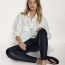 Massimo Dutti Black leather leggings 99 995 Ft
Kezdjünk is egy klasszikus fekete színű leggingsszel, mely valódi bőrből készült - ezért is ilyen drága. Természetes anyaga miatt nyúlik, straccses, de tökéletesen tapad a testre. Csizmával bokacsizmával, sportcipővel, magassarkúval - azaz szinte minden cipővel párosítható és ez igaz a ruhákra is. Alapdarab, amit kár lenne kihagyni!
Massimo Dutti Black leather leggings 99 995 Ft
Kezdjünk is egy klasszikus fekete színű leggingsszel, mely valódi bőrből készült - ezért is ilyen drága. Természetes anyaga miatt nyúlik, straccses, de tökéletesen tapad a testre. Csizmával bokacsizmával, sportcipővel, magassarkúval - azaz szinte minden cipővel párosítható és ez igaz a ruhákra is. Alapdarab, amit kár lenne kihagyni! 