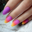 Egy kész szivárványt is festhetsz a körmödre, ha van türelmed hozzá! Könnyel el lehet rontani, ezért először csak két színnel indulj.
Egy kész szivárványt is festhetsz a körmödre, ha van türelmed hozzá! Könnyel el lehet rontani, ezért először csak két színnel indulj.