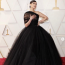 Sofia Carson énekesnő fekete Giambattista Valli ruhájával nem lehet betelni.&nbsp;

