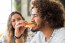 Ez most nem jelenti azt, hogy a fitneszszakértő örökké folytatni fogja a pizza-diétát. Az étkezéssel kapcsolatban rugalmas megközelítést követ, élvezve a kedvenc ételeit, miközben gondoskodik az egészséges fehérjebevitelről és a napi&nbsp;gyümölcs és zöldség fogyasztásról.&nbsp;
