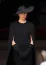 A temetésen azonban értelemszerűen már ők is ott lehettek: Meghn Markle egy fekete Stella McCartney köpenyruhát választott az eseményre, amelyben a hercegné kifinomultan és elegánsan festett, az öltözetét pedig egy pár gyémánt fülbevalóval egészítette ki, amit még Őfelsége Erzsébet királynő ajándékozott neki.
A temetésen azonban értelemszerűen már ők is ott lehettek: Meghn Markle egy fekete Stella McCartney köpenyruhát választott az eseményre, amelyben a hercegné kifinomultan és elegánsan festett, az öltözetét pedig egy pár gyémánt fülbevalóval egészítette ki, amit még Őfelsége Erzsébet királynő ajándékozott neki.
