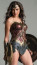 Gal Gadot - Wonder Woman

Gal Gadot igazán komolyan vette a szuperhős megformálását.&nbsp;Az izraeli színésznő hat hónapon át napi hat órát edzett, hogy szuperhős formába kerüljön élete szerepére. Két órát töltött az edzőteremben, kettőt a koreográfussal dolgozott küzdőmozdulatain, két&nbsp;órát pedig a lovaglásra szánt. Nem semmi teljesítmény, az egyszer biztos!
