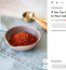 Az a bizonyos titkos fűszer: a füstölt paprika
A füstölt paprika, más néven pimentón, az a fűszer, amely új dimenzióba helyezi a héjában sült burgonyát. Ez a spanyol eredetű fűszer nemcsak mély, füstös ízt kölcsönöz az ételnek, de gyönyörű, aranyvörös színt is ad neki, amely már első ránézésre is étvágygerjesztő. A füstölt paprika enyhe csípőssége és karakteres aromája tökéletes harmóniát teremt a burgonya természetes édeskés ízével, így a végeredmény egyszerre lesz különleges és harmonikus.
Az a bizonyos titkos fűszer: a füstölt paprika
A füstölt paprika, más néven pimentón, az a fűszer, amely új dimenzióba helyezi a héjában sült burgonyát. Ez a spanyol eredetű fűszer nemcsak mély, füstös ízt kölcsönöz az ételnek, de gyönyörű, aranyvörös színt is ad neki, amely már első ránézésre is étvágygerjesztő. A füstölt paprika enyhe csípőssége és karakteres aromája tökéletes harmóniát teremt a burgonya természetes édeskés ízével, így a végeredmény egyszerre lesz különleges és harmonikus.