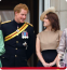 4. A Harry-kapcsolat: A végső árulás? - Ami Kamillát és Vilmost leginkább dühíti, az Beatrix és Eugénia szoros kapcsolata Harry herceggel. Miközben a palota és a Sussex-pár között totális a háború, a York-lányok továbbra is közvetítenek és barátkoznak Harryvel és Meghannal. Vilmos szemében ez a lojalitás hiánya és biztonsági kockázat, Kamilla pedig attól tart, hogy a hercegnők információkat szivárogtatnak ki a száműzött hercegnek. A mesterterv részeként ezért teljesen el akarják vágni a lányokat a királyi információktól és bizalmas köröktől, hogy megvédjék Károly királyt a további kellemetlenségektől és a családi viszály eszkalálódásától.
