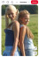 Paris Hilton & Nicole Richie
Hosszú ideig elválaszthatatlan barátnők voltak, akik együtt nőttek fel, és közösen vezették a The Simple Life című valóságshow-t 2003 és 2007 között. Azonban 2005-ben váratlanul összevesztek, és pletykák szerint egy kínos incidens állhatott a háttérben. Állítólag egy buli során, amikor Paris az SNL házigazdája volt, Nicole levetítette Paris szexvideóját, ami óriási botrányt kavart. Paris később azt nyilatkozta, hogy „nem titok, hogy már nem barátok, Nicole tudja, mit tett.” Nicole pedig azt mondta egy interjúban, hogy csak eltávolodtak egymástól, és a helyzet sokkal nagyobbra nőtt, mint amilyen valójában volt. Szerencsére a viszály nem tartott sokáig: 2006 októberében már együtt nevettek és vacsoráztak Los Angelesben, majd ezt a kibékülést vissza is adták a The Simple Life ötödik évadának első epizódjában. Azóta is jóban vannak, és sikerült túllépniük az egykori nézeteltéréseken.
Paris Hilton & Nicole Richie
Hosszú ideig elválaszthatatlan barátnők voltak, akik együtt nőttek fel, és közösen vezették a The Simple Life című valóságshow-t 2003 és 2007 között. Azonban 2005-ben váratlanul összevesztek, és pletykák szerint egy kínos incidens állhatott a háttérben. Állítólag egy buli során, amikor Paris az SNL házigazdája volt, Nicole levetítette Paris szexvideóját, ami óriási botrányt kavart. Paris később azt nyilatkozta, hogy „nem titok, hogy már nem barátok, Nicole tudja, mit tett.” Nicole pedig azt mondta egy interjúban, hogy csak eltávolodtak egymástól, és a helyzet sokkal nagyobbra nőtt, mint amilyen valójában volt. Szerencsére a viszály nem tartott sokáig: 2006 októberében már együtt nevettek és vacsoráztak Los Angelesben, majd ezt a kibékülést vissza is adták a The Simple Life ötödik évadának első epizódjában. Azóta is jóban vannak, és sikerült túllépniük az egykori nézeteltéréseken.