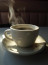 Amikor kint 8 fok van, semmire sem vágyunk jobban, mint egy gőzölgő, forró kávéra, amit éhgyomorra, az első dolgunkként hörpintünk fel. A koffein önmagában is megemeli a stresszhormonszintet, de ősszel – amikor a szervezetünk amúgy is több energiát használ el a hőháztartás fenntartására – az éhgyomri kávé egy valóságos sokkterápia az emésztőrendszernek. Bár az első 20 percben felpörget, a vércukorszinted óriási hullámvasútra kerül, ami órákkal később elképesztő éhségérzetet és totális kimerültséget vált ki.
Amikor kint 8 fok van, semmire sem vágyunk jobban, mint egy gőzölgő, forró kávéra, amit éhgyomorra, az első dolgunkként hörpintünk fel. A koffein önmagában is megemeli a stresszhormonszintet, de ősszel – amikor a szervezetünk amúgy is több energiát használ el a hőháztartás fenntartására – az éhgyomri kávé egy valóságos sokkterápia az emésztőrendszernek. Bár az első 20 percben felpörget, a vércukorszinted óriási hullámvasútra kerül, ami órákkal később elképesztő éhségérzetet és totális kimerültséget vált ki.
