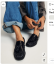 A ruched loafer lényegében a jól ismert loafer egy izgalmasabb változata. A klasszikus, letisztult cipőorr helyett az anyag finoman ráncolva, húzott részletekkel jelenik meg a cipő elején, ettől pedig az egész fazon kevésbé szigorú és sokkal karakteresebb lesz.
Pont ez az apró részlet teszi érdekessé: a loafer alapvetően időtlen darab, a ráncolás azonban ad neki egy kis modern csavart. Nem olyan feltűnő, mint egy extrém cipőfazon, mégis van benne valami, amitől azonnal frissebbnek hat.
A Who What Wear szerint a fazon különösen erősen jelenik meg az idei őszi trendek között, és olyan divatos arcok is viselik, mint Kendall Jenner és Jacob Elordi.
A ruched loafer lényegében a jól ismert loafer egy izgalmasabb változata. A klasszikus, letisztult cipőorr helyett az anyag finoman ráncolva, húzott részletekkel jelenik meg a cipő elején, ettől pedig az egész fazon kevésbé szigorú és sokkal karakteresebb lesz.
Pont ez az apró részlet teszi érdekessé: a loafer alapvetően időtlen darab, a ráncolás azonban ad neki egy kis modern csavart. Nem olyan feltűnő, mint egy extrém cipőfazon, mégis van benne valami, amitől azonnal frissebbnek hat.
A Who What Wear szerint a fazon különösen erősen jelenik meg az idei őszi trendek között, és olyan divatos arcok is viselik, mint Kendall Jenner és Jacob Elordi.