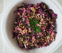 Tahinis káposztasaláta: varázsolj keleti hangulatot otthonodba!