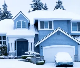 Hóba rajzolt jelet pillantott meg a háza előtt a nő: kis híján elájult a döbbenettől, amikor rájött, mit jelent a szimbólum Hóba rajzolt jelet pillantott meg a háza előtt a nő: kis híján elájult a döbbenettől, amikor rájött, mit jelent a szimbólum