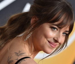 A stílus ötven árnyalata: divatleckék Dakota Johnsontól