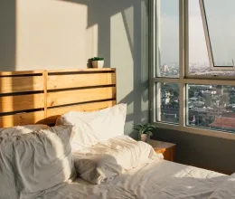 Ezért ne aludj soha nyitott ablaknál: életveszélyes is lehet