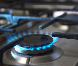 Ne várj: azonnal nyisd ki az ablakokat, ha ilyen színű lesz a gáztűzhely lángja