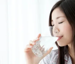 Se edzőterem, se koplalás: a japán vízdiétától olvadni kezd majd a hasadról és a combodról a zsír Se edzőterem, se koplalás: a japán vízdiétától olvadni kezd majd a hasadról és a combodról a zsír